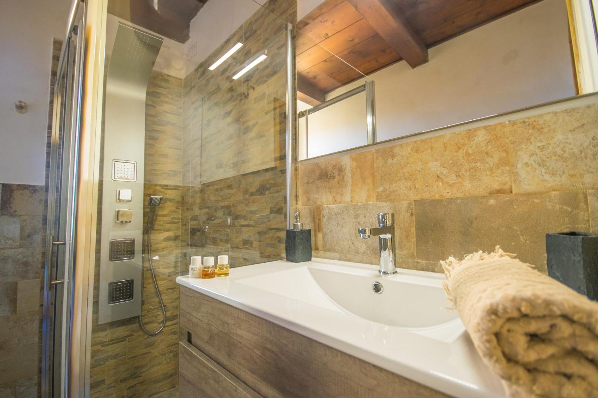 Roman Ruins - Elegant Apartment Olbia Esterno foto