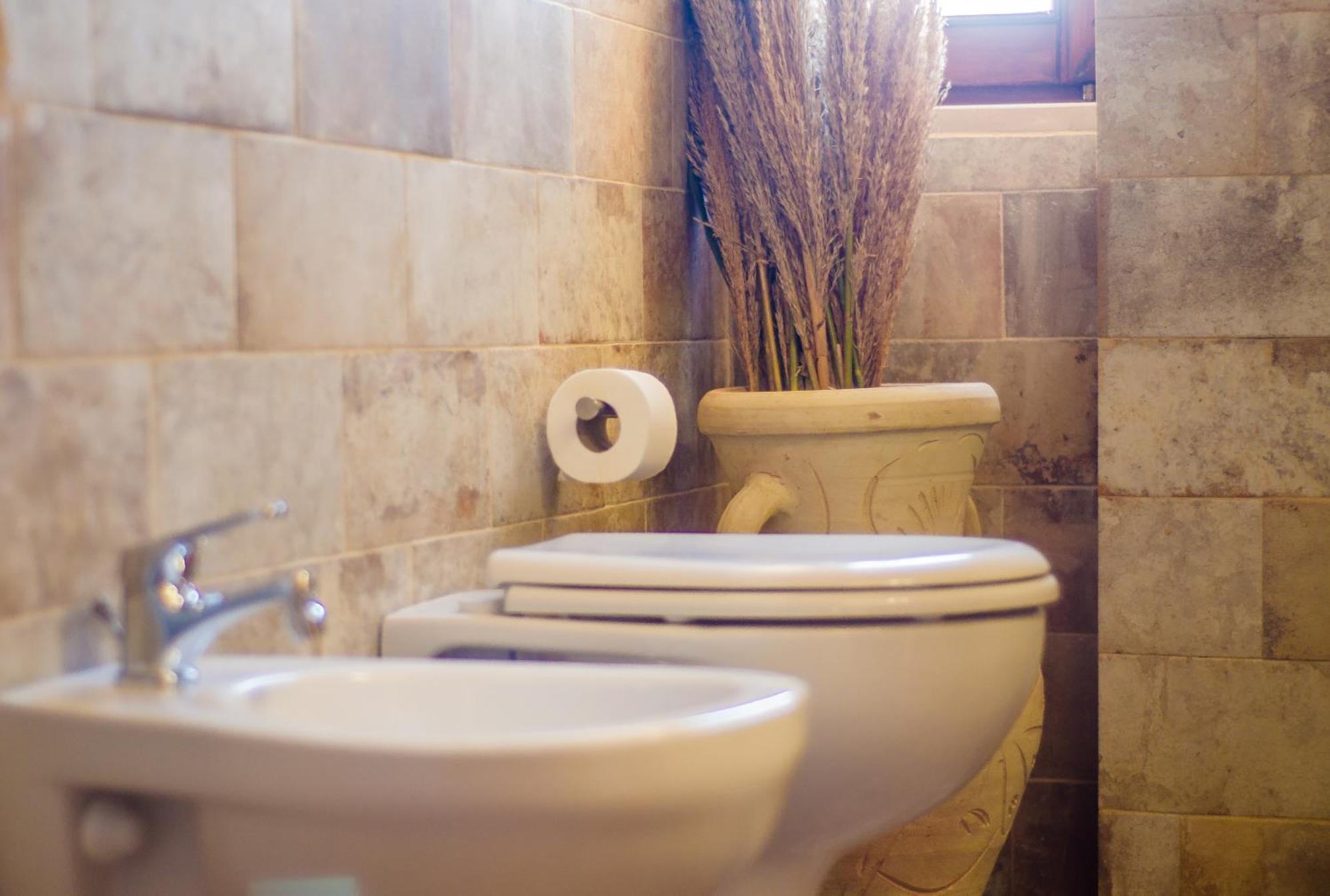 Roman Ruins - Elegant Apartment Olbia Esterno foto